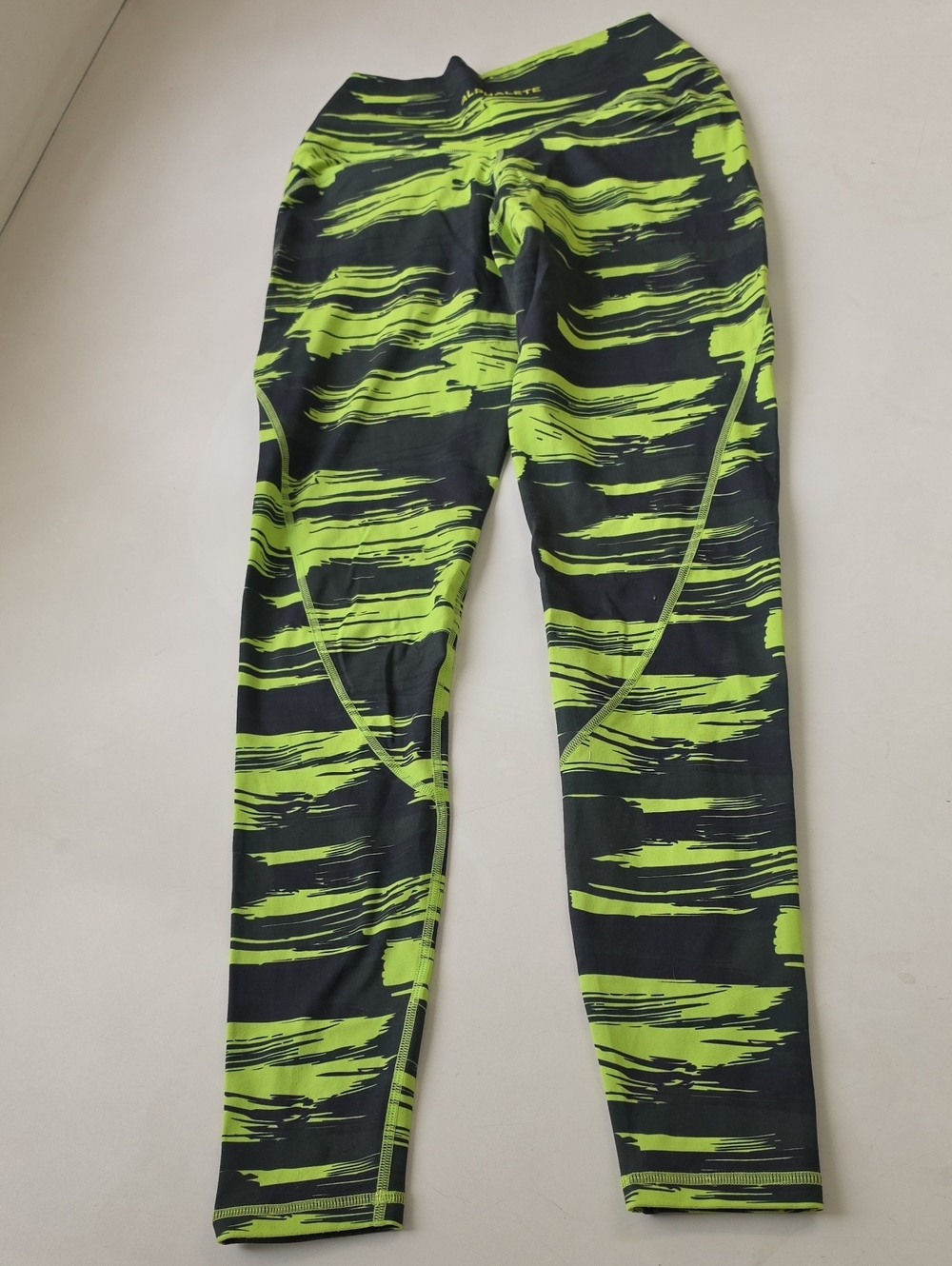 Alphalete Surface Pocket Leggings - Picture 6 of 10